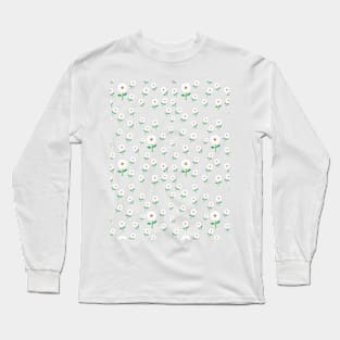 Pattern of white flowers, daisies Long Sleeve T-Shirt